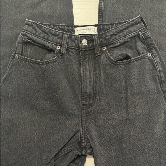 Abercrombie & Fitch The Loose Jeans - Picture 2 of 3